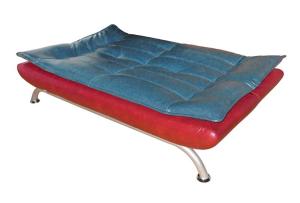 Futón con dos almohadones 