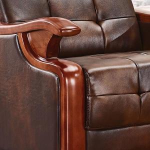 Set de sillones de cuero estilo antiguo con marco de madera 